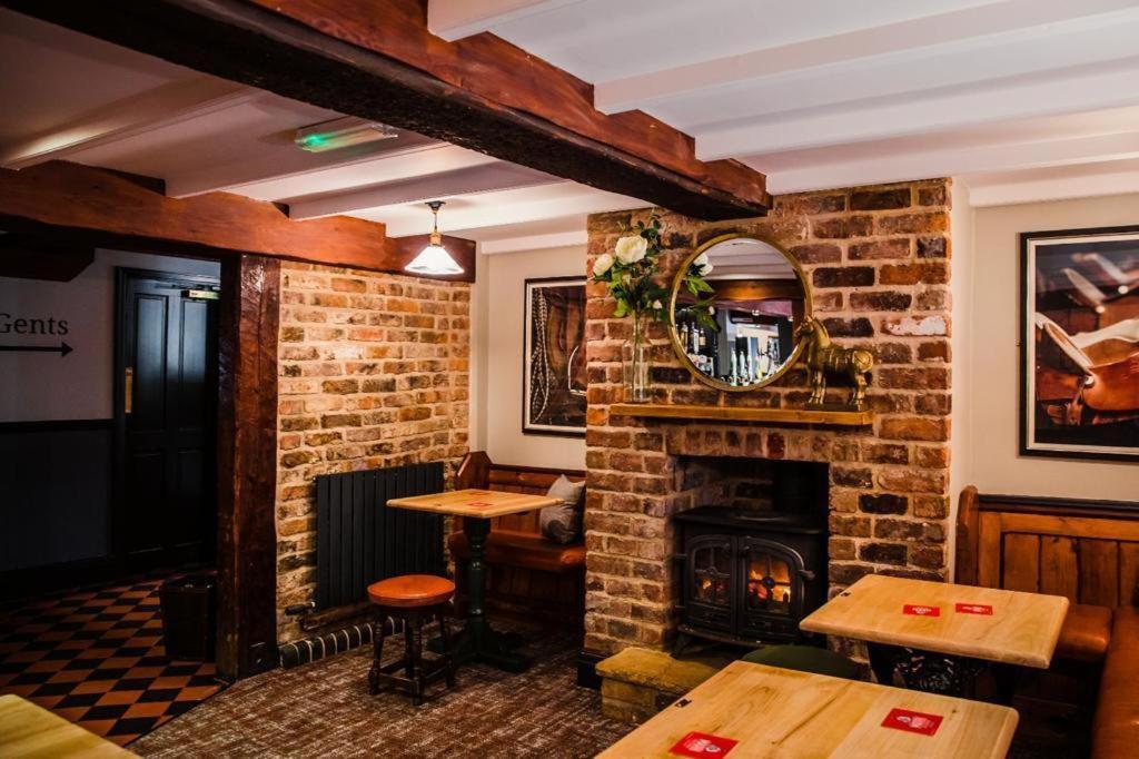 The Black Horse Inn Gainsborough Esterno foto